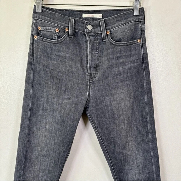 Levi's Womens Size 28 Wedgie Skinny  Grey Wash Frayed Hem Jeans - Picture 3 of 16